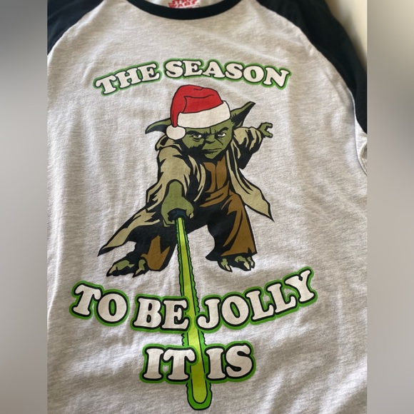 Star Wars Yoda Holiday T-Shirt - Picture 2 of 5